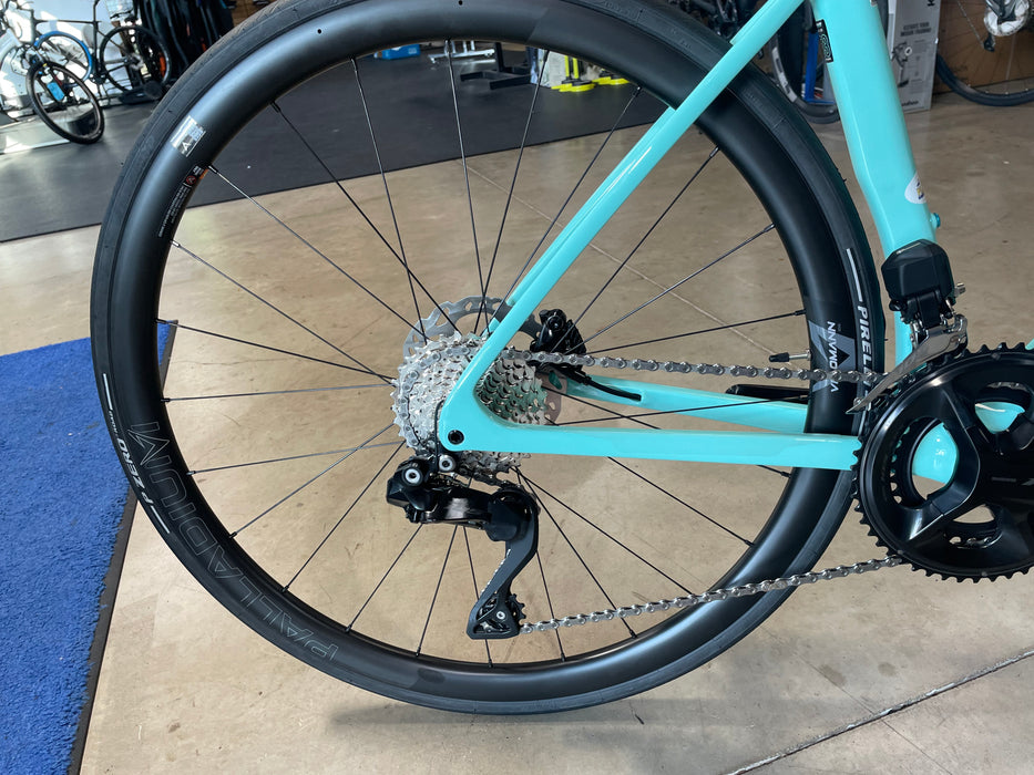 Bianchi Specialissima Comp Shimano 105 12S - 2025