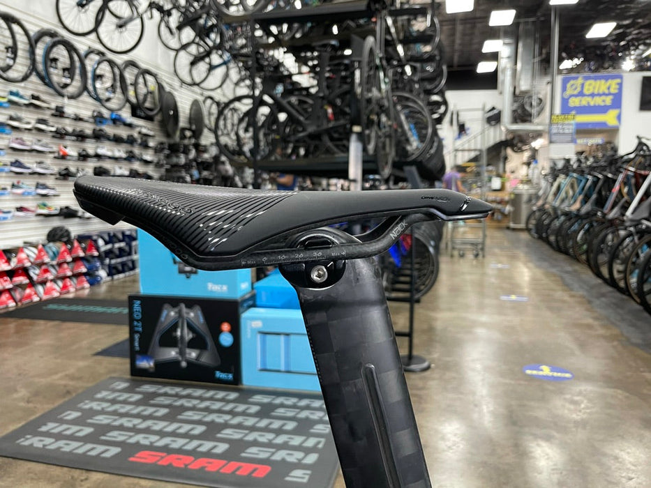 Felt AR FRD Ultimate SRAM Red eTap AXS - ENVE 45