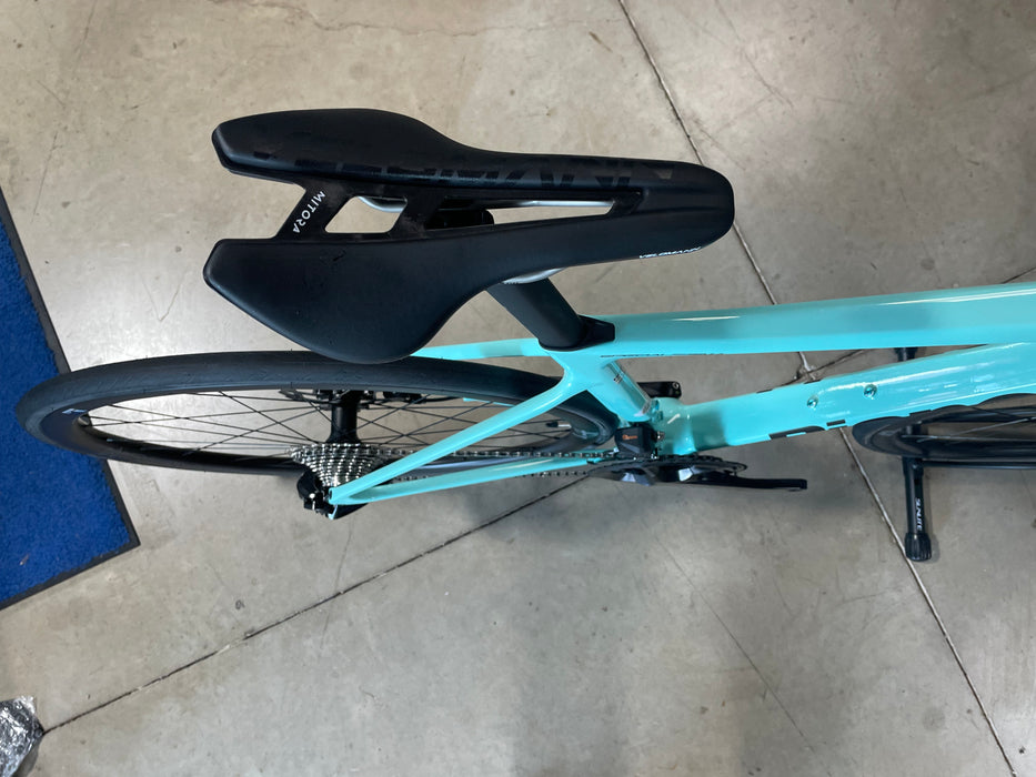 Bianchi Specialissima Comp Shimano 105 12S - 2025