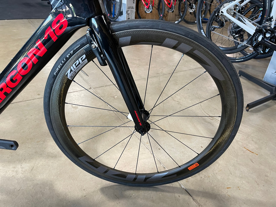 Argon 18 E-117 Tri SRAM Force 22 - ZIPP 303 Firecrest - Silver Rabbit/Black 2023