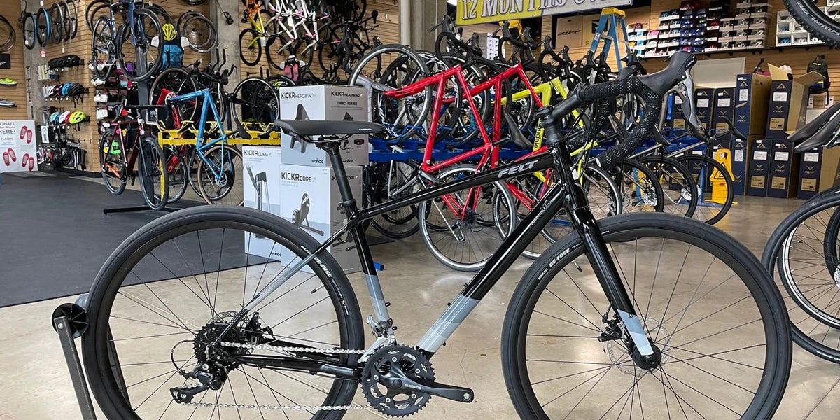 Bikes Felt Broam 60 Recensioni Felt Broam 60 Shimano Claris Black 2022