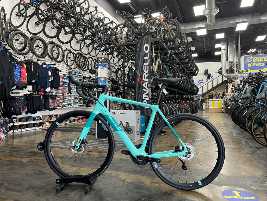 Bianchi Infinito Disc Ultegra Di2 12-Speed - Celeste/Dark
