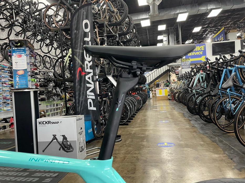 Bianchi Infinito Disc Ultegra Di2 12-Speed - Celeste/Dark Turquoise 2025