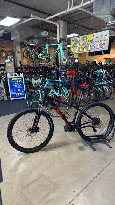 Trade In Special * Fuji Mountain Bike * Size Large