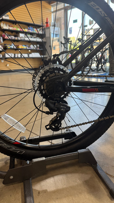 Trade In Special * Fuji Mountain Bike * Size Large