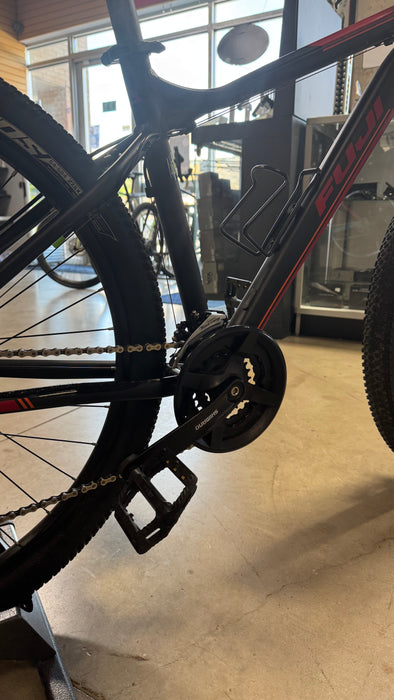 Trade In Special * Fuji Mountain Bike * Size Large