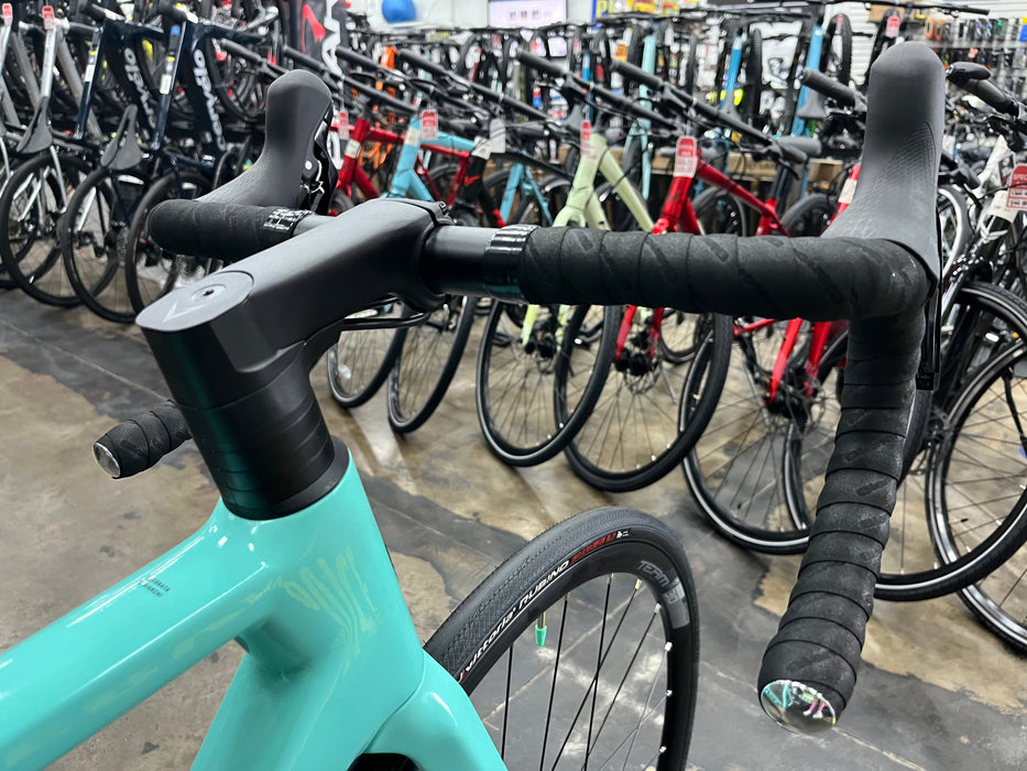 Bianchi Sprint Shimano 105 12-Speed - 2025