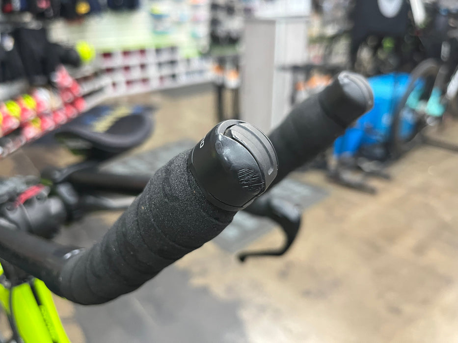 Cervelo P3 Shimano Ultegra Di2 11 Spd - DT Swiss P1800 Spline - Fluor/Blk/Wht DEMO