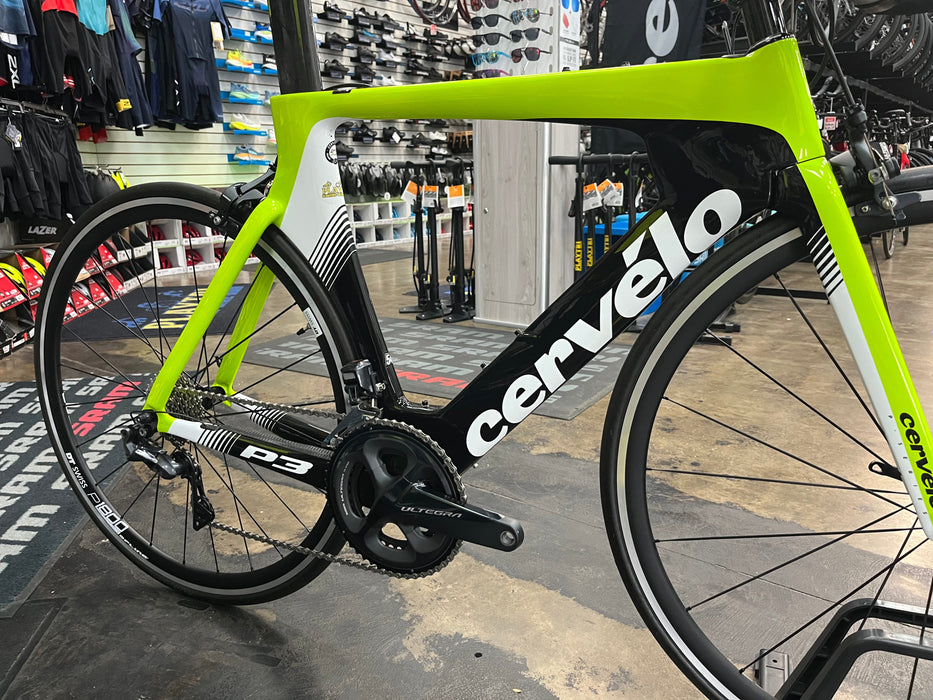 Cervelo P3 Shimano Ultegra Di2 11 Spd - DT Swiss P1800 Spline - Fluor/Blk/Wht DEMO