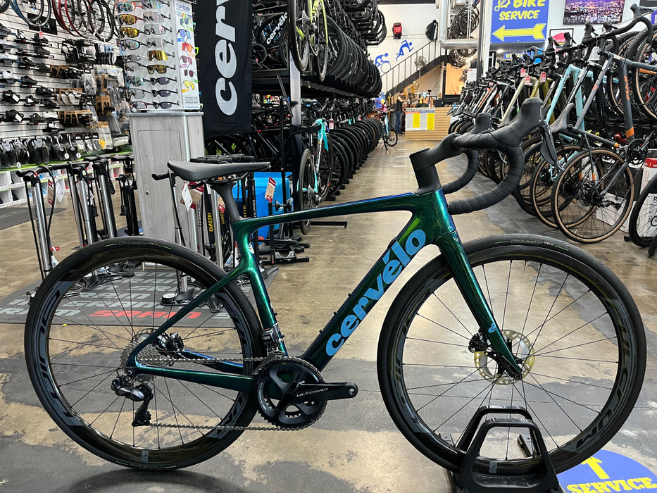 Cervelo Caledonia-5 Disc Ultegra Di2 11 Speed with Fulcrum Wind 40 Wheels - Oasis