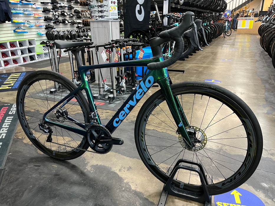 Cervelo Caledonia-5 Disc Ultegra Di2 11 Speed with Fulcrum Wind 40 Wheels - Oasis