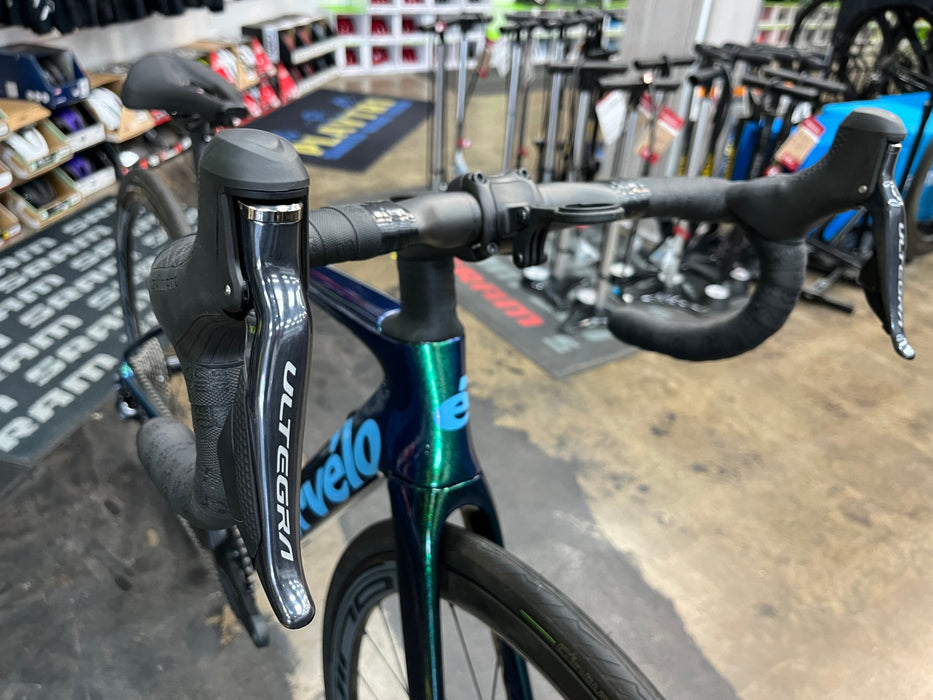 Cervelo Caledonia-5 Disc Ultegra Di2 11 Speed with Fulcrum Wind 40 Wheels - Oasis