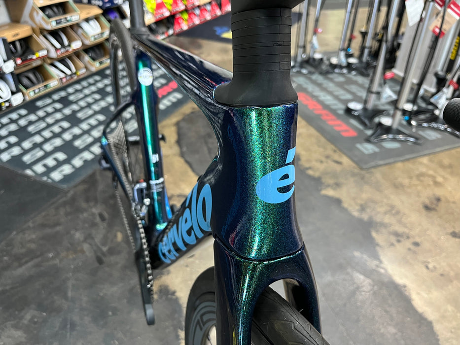 Cervelo Caledonia-5 Disc Ultegra Di2 11 Speed with Fulcrum Wind 40 Wheels - Oasis