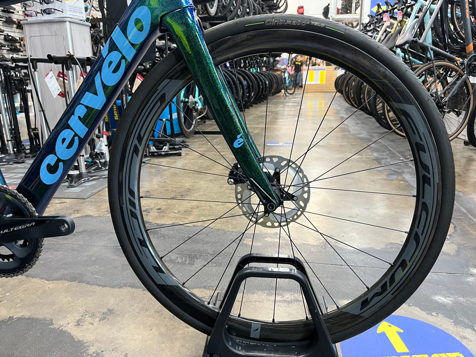 Cervelo Caledonia-5 Disc Ultegra Di2 11 Speed with Fulcrum Wind 40 Wheels - Oasis