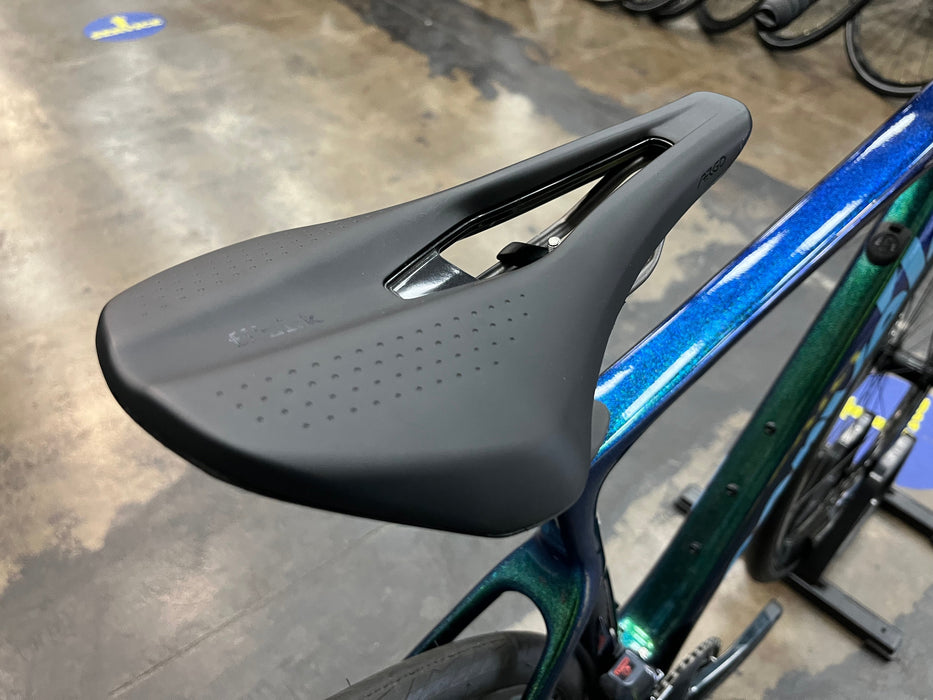 Cervelo Caledonia-5 Disc Ultegra Di2 11 Speed with Fulcrum Wind 40 Wheels - Oasis