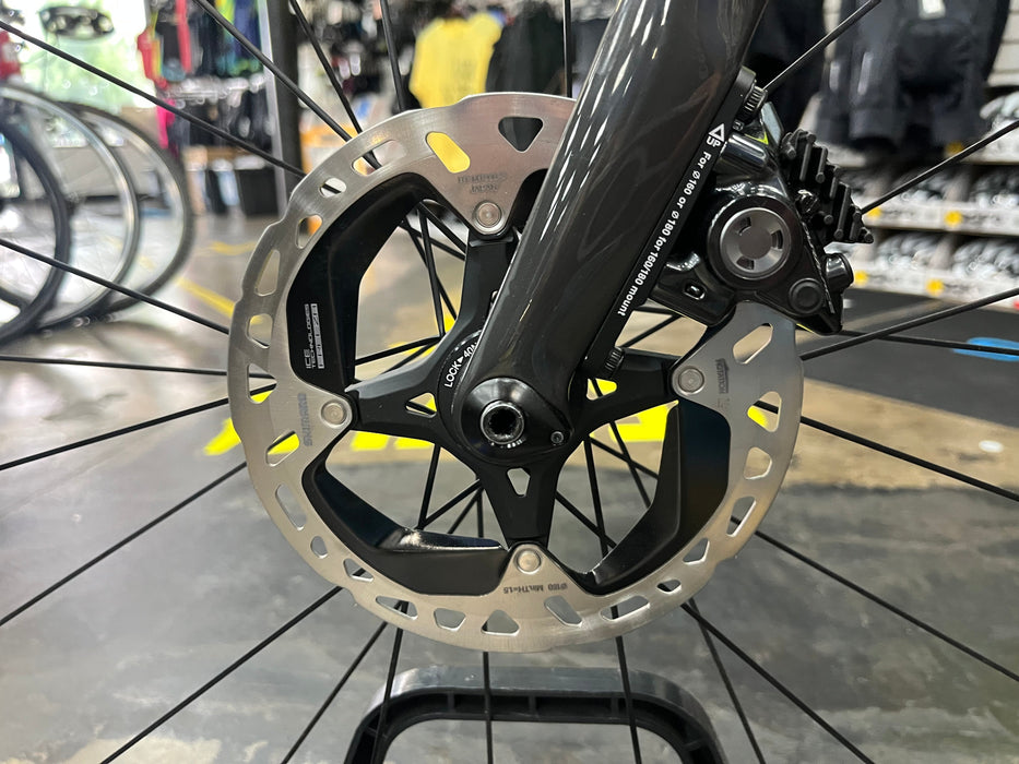 Cervelo R5 Shimano Dura-Ace Di2 12-Speed w/Profile Design GMR 38 Wheels - Lime/Black